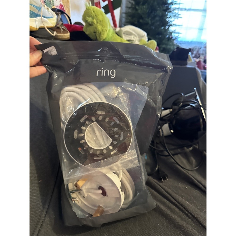 New Ring Plug-In Mount for Floodlight Cams - White US